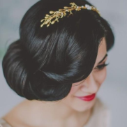 We love this dramatic side up-do with the red lips & gold hair piece. Can you imagine what the decor must've been? Source: Pinterest: Emma Kempe